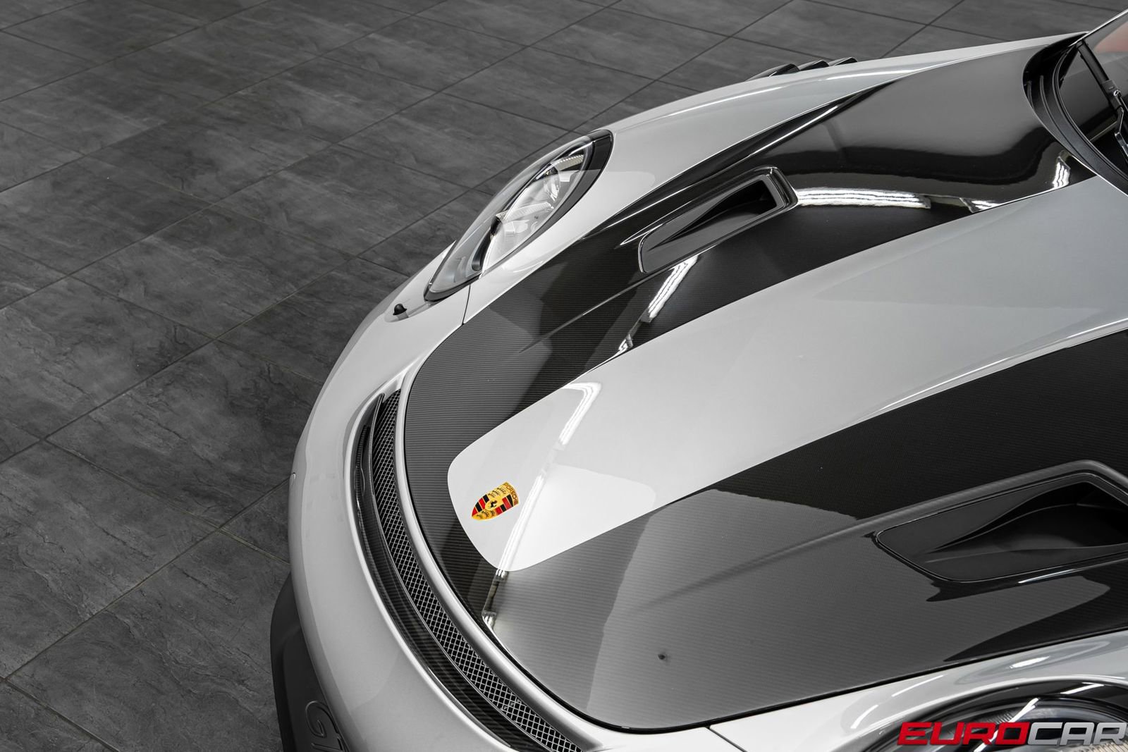 Used 2018 Porsche 911 GT2 RS image 9