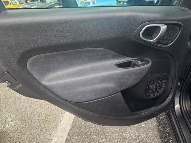Used 2017 FIAT 500L Trekking FWD image 31