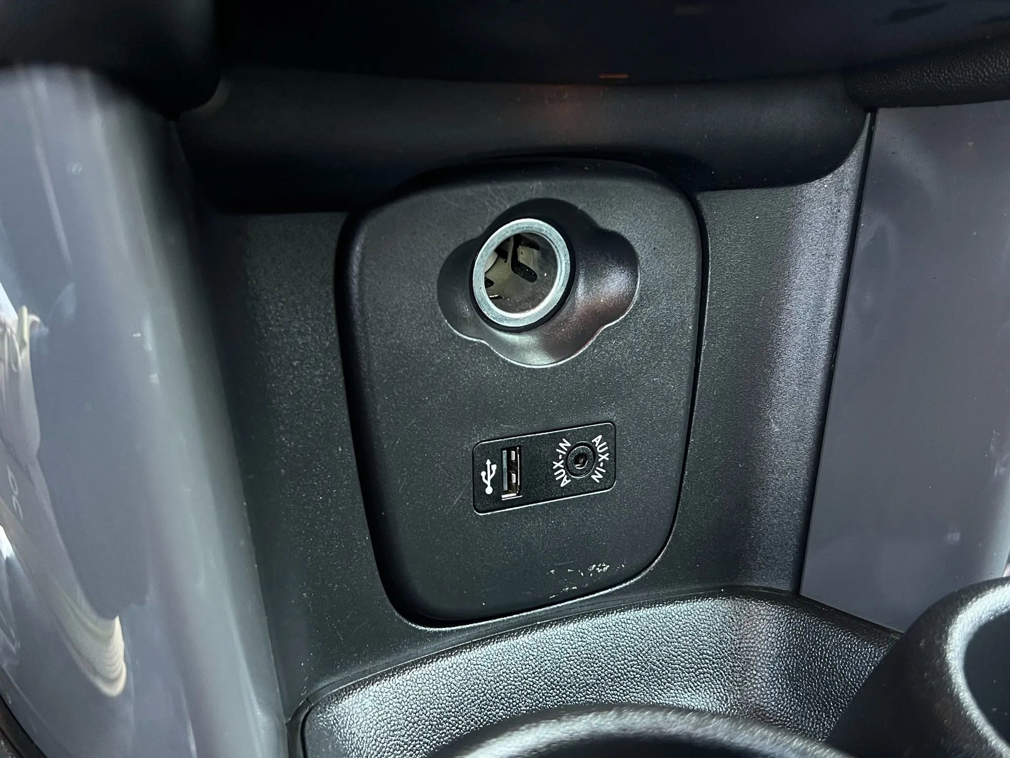 Used 2016 MINI Cooper 2-Door Hardtop image 26