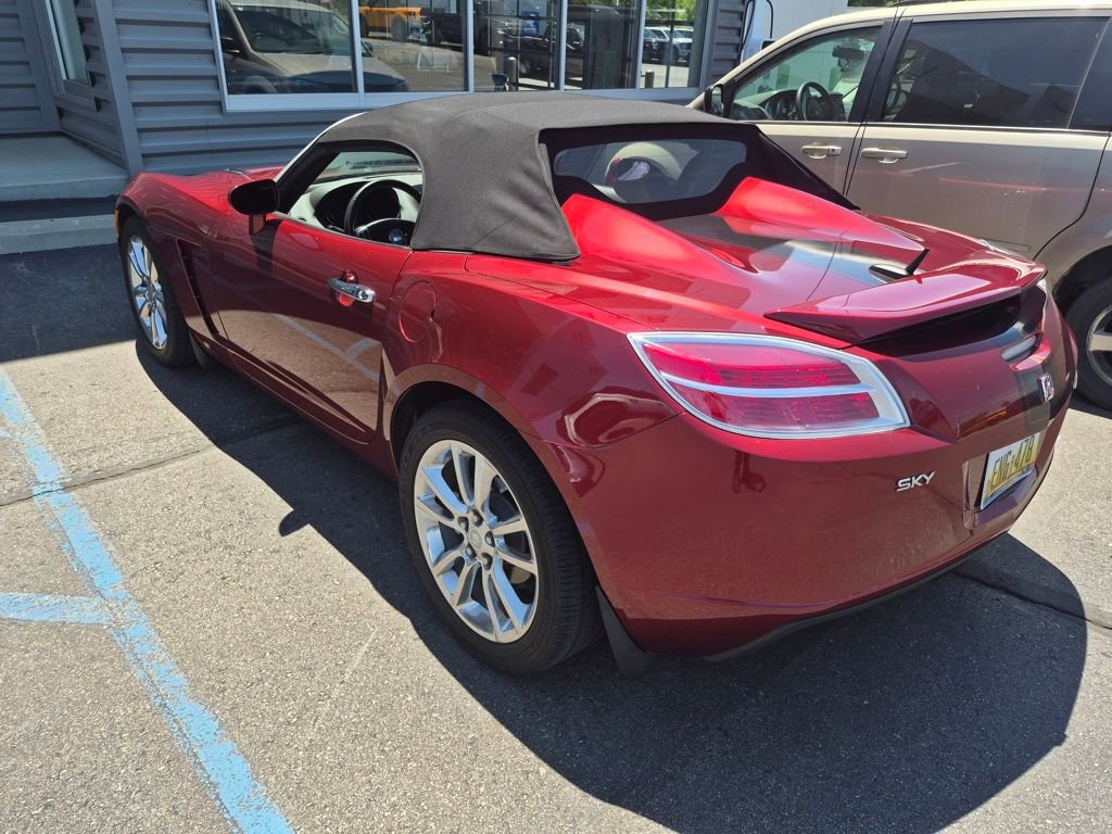 Used 2009 Saturn Sky Ruby Red RWD image 5