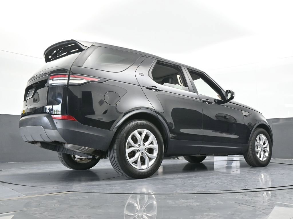 Used 2020 Land Rover Discovery SE image 58