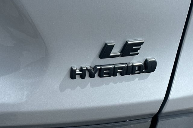 Used 2023 Toyota RAV4 LE AWD/4WD image 31