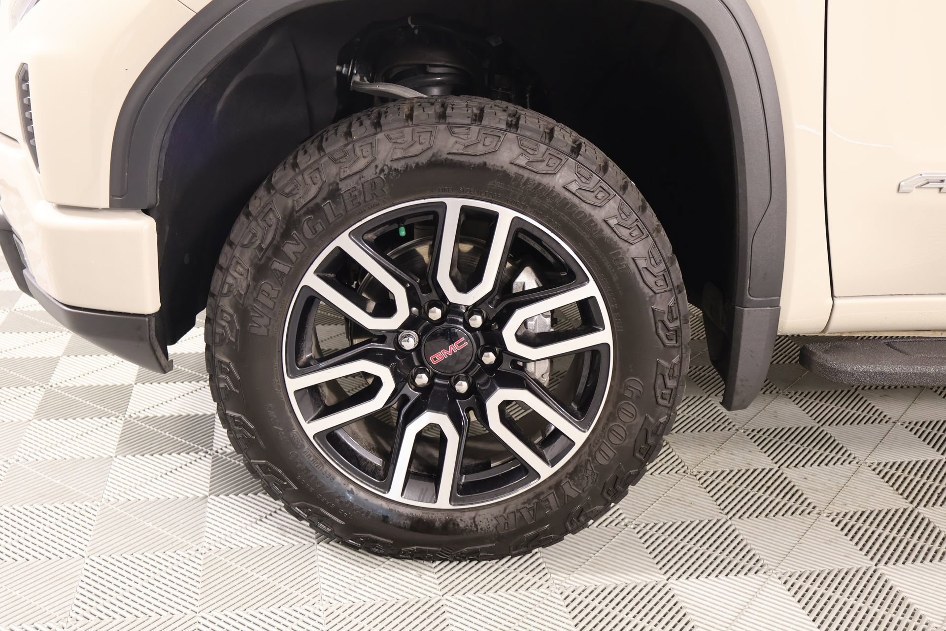 Used 2026 GMC Sierra 1500 AT4 w/ AT4 Premium Package AWD/4WD image 19