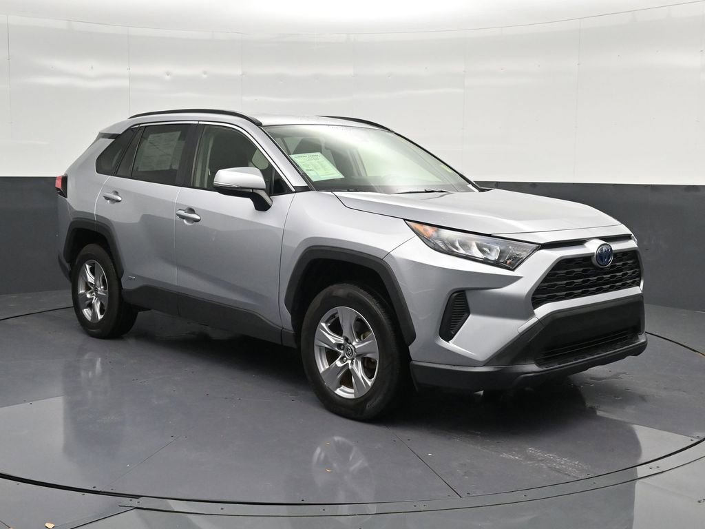 Used 2022 Toyota RAV4 LE image 5