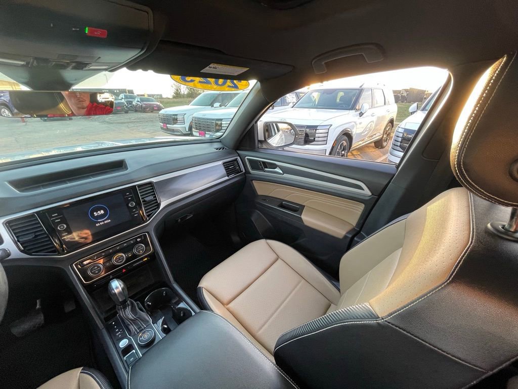 Used 2023 Volkswagen Atlas Cross Sport SEL image 24