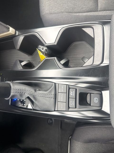 Used 2025 Toyota Camry LE image 28