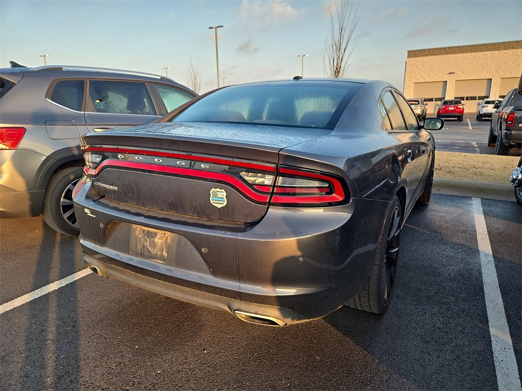 Used 2017 Dodge Charger SE w/ Popular Equipment Group image 3