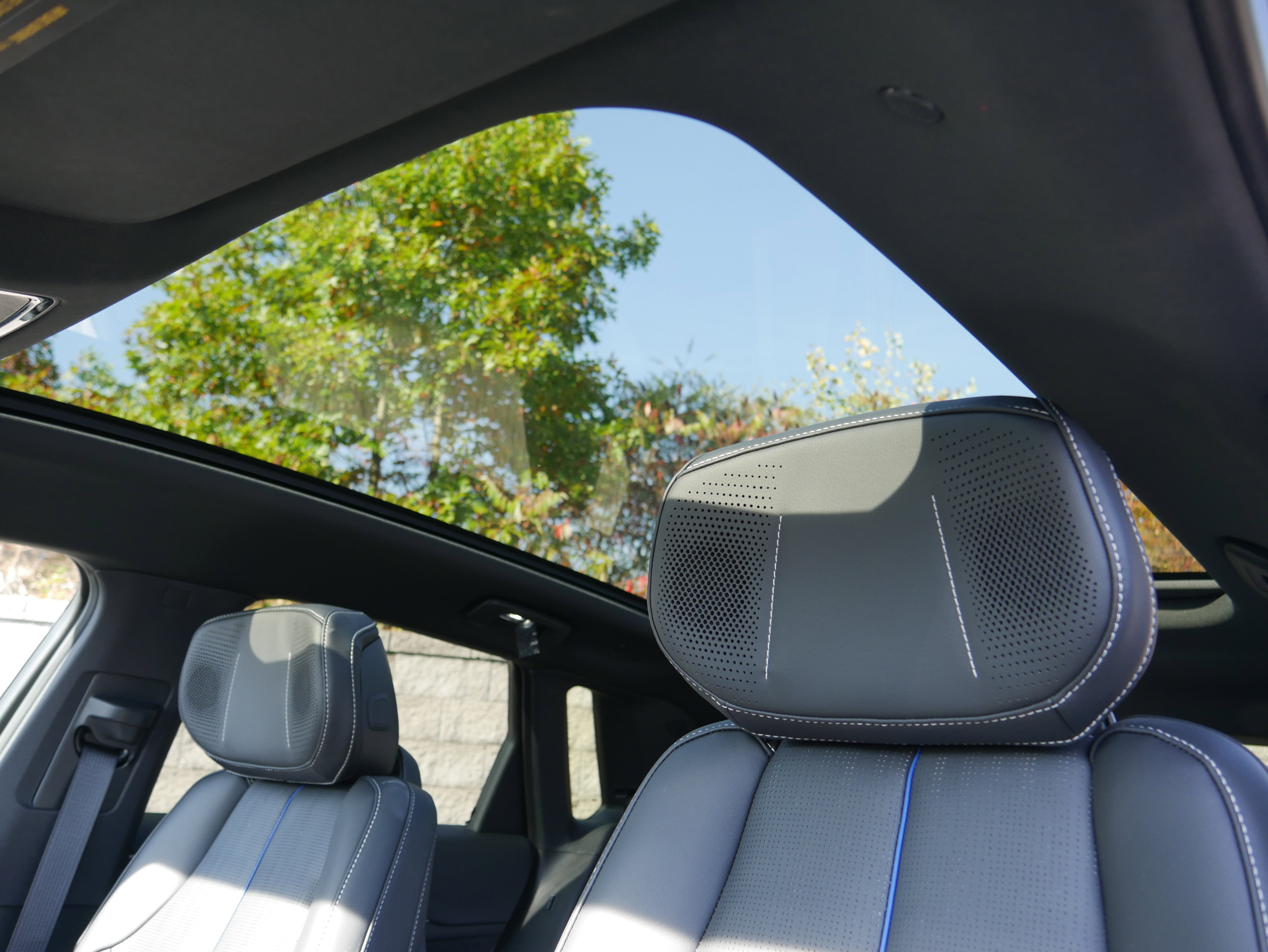 Used 2025 Cadillac Lyriq Luxury w/ LPO, Floor Liner Package AWD/4WD image 14