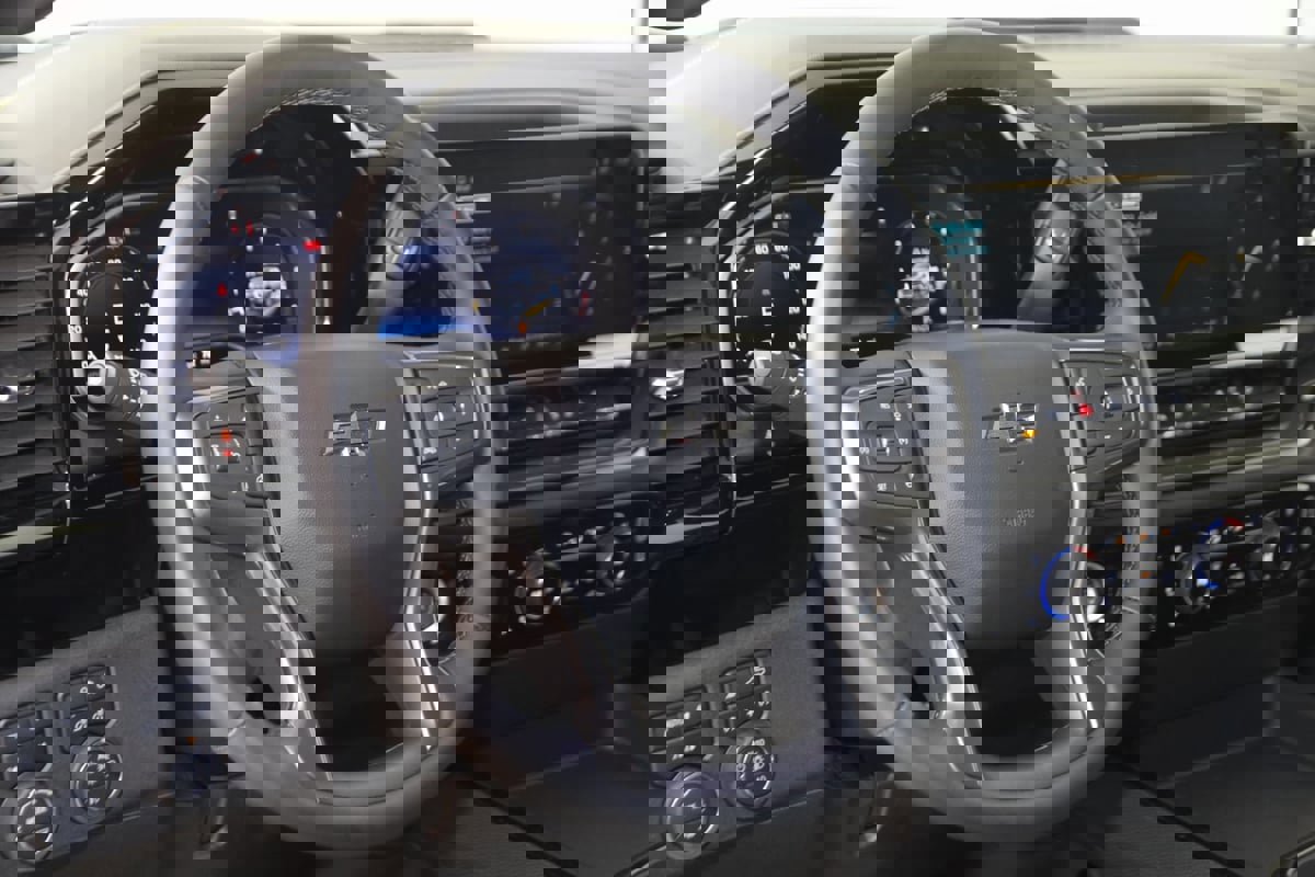 Used 2025 Chevrolet Silverado 2500 ZR2 image 6