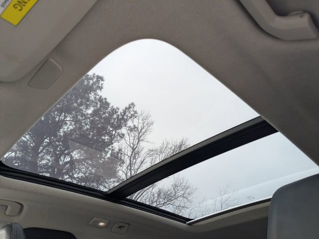 Certified 2023 Volvo XC40 B5 Plus w/ Protection Package Premier image 27