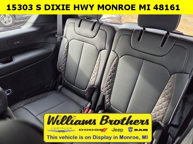 Used 2023 Jeep Grand Cherokee L Summit image 16