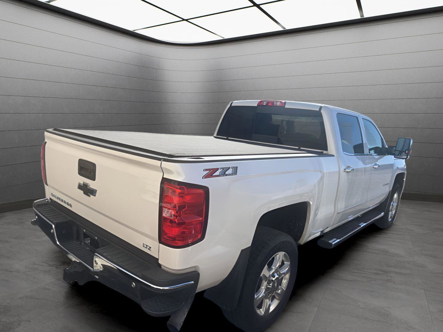 Used 2018 Chevrolet Silverado 2500 LTZ w/ LTZ Plus Package image 16