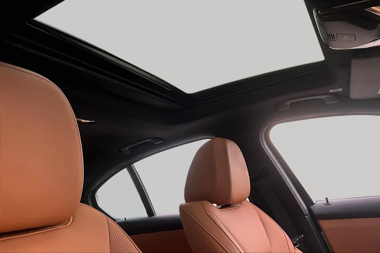 Used 2025 BMW 330i Sedan RWD image 13