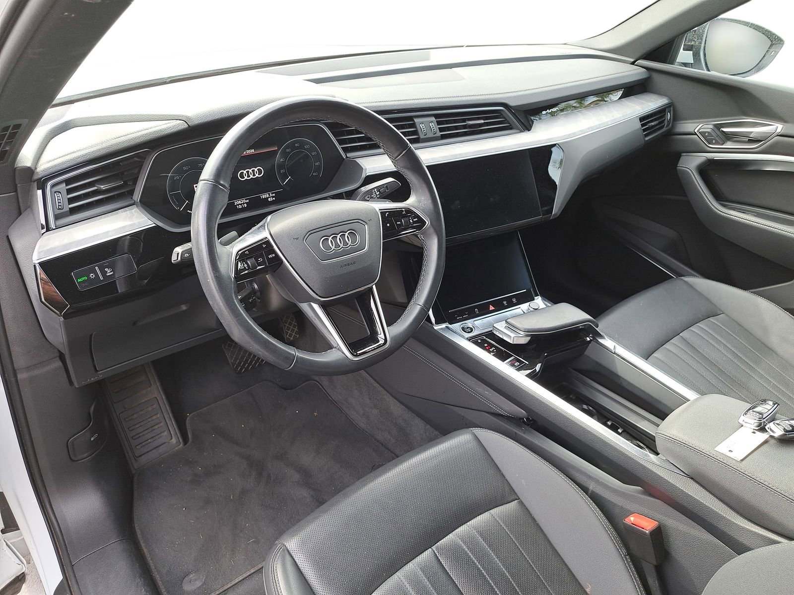 Used 2024 Audi Q8 e-tron Premium Plus AWD/4WD image 5