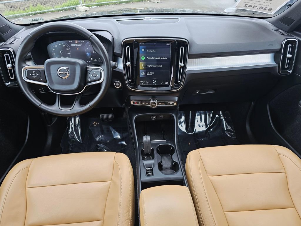 Used 2020 Volvo XC40 T5 Momentum AWD/4WD image 17