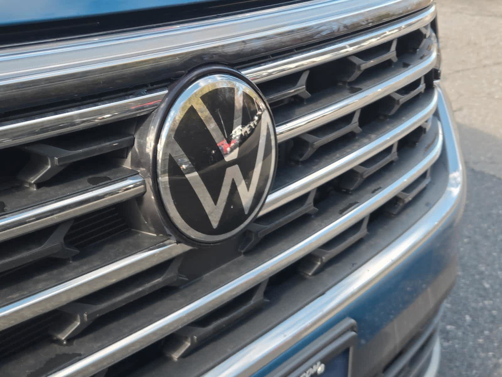 Certified 2025 Volkswagen Atlas SE image 8