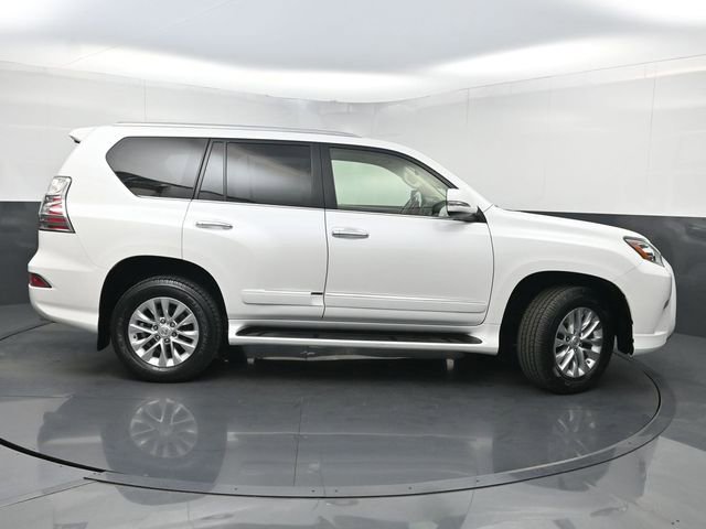 Used 2018 Lexus GX 460 Premium w/ Premium Package image 2