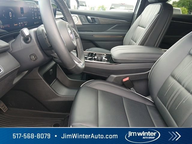 Certified 2025 Buick Enclave Avenir w/ LPO, Floor Liner Package AWD/4WD image 20