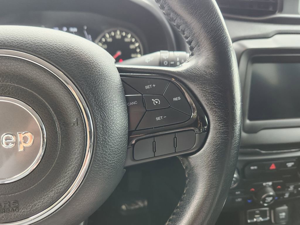 Used 2018 Jeep Renegade Altitude w/ Safety & Security Group FWD image 18
