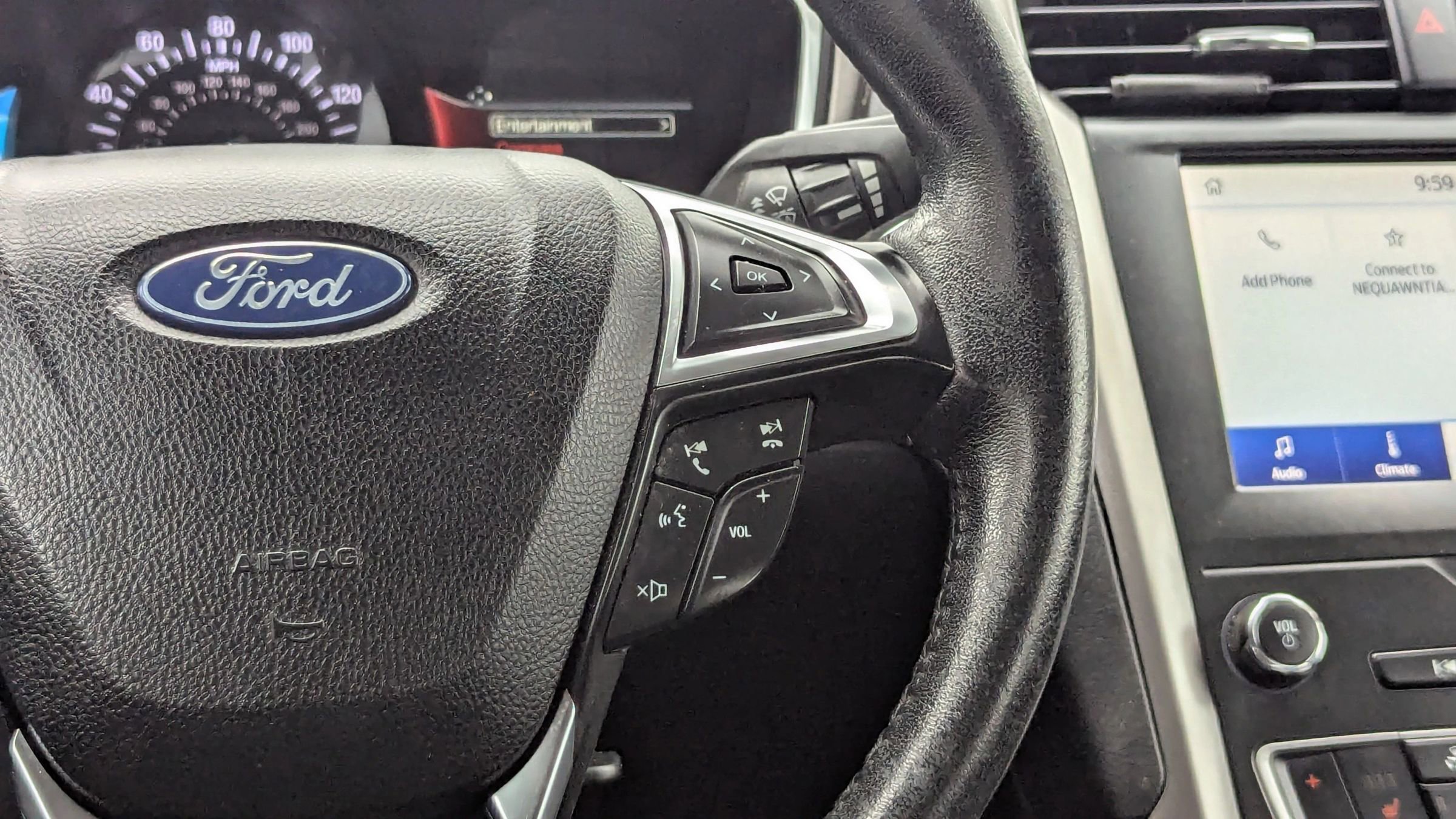 Used 2020 Ford Fusion SEL FWD image 17