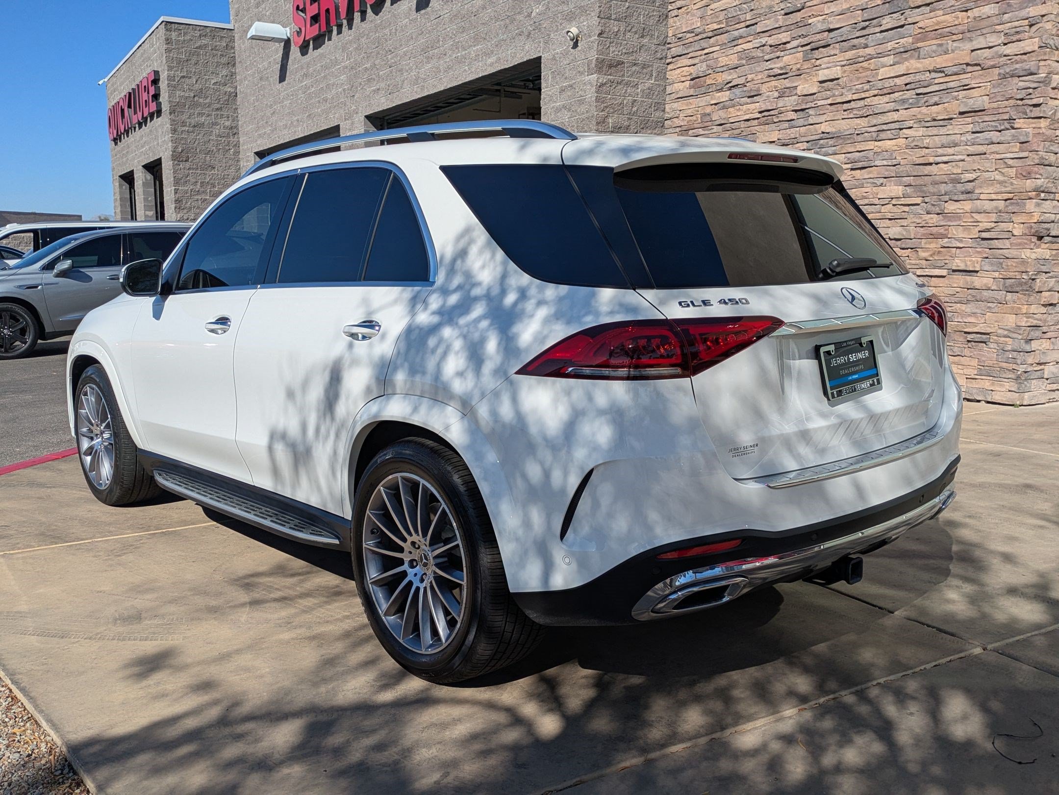 Used 2022 Mercedes-Benz GLE 450 4MATIC image 4