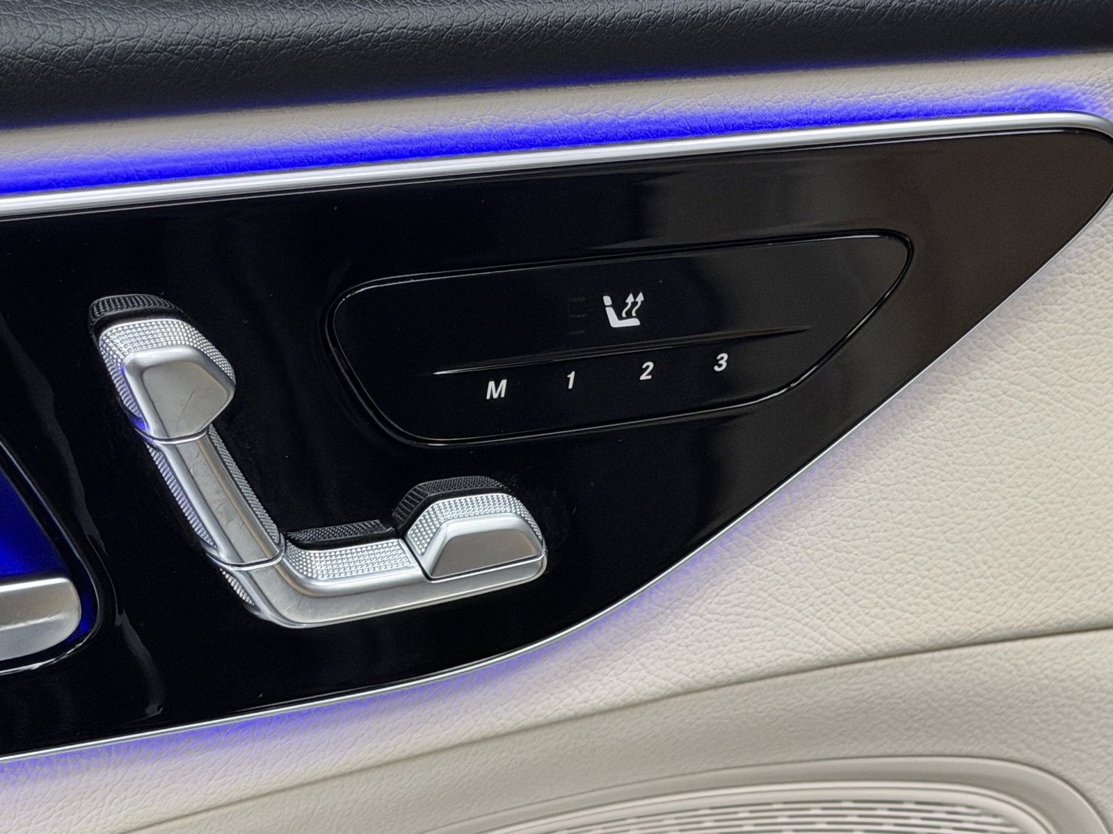 Used 2022 Mercedes-Benz C 300 Sedan image 21