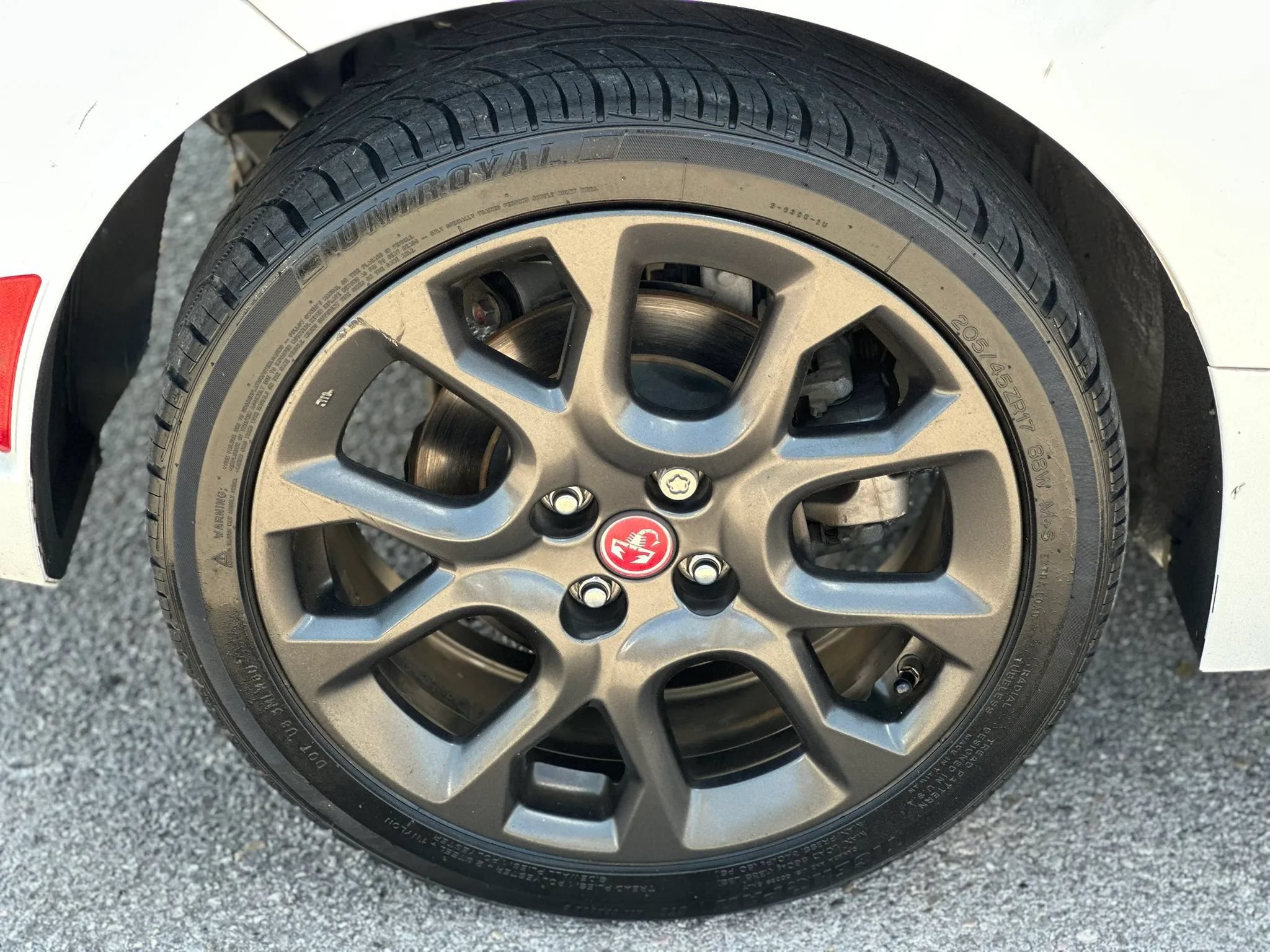 Used 2018 FIAT 124 Spider Abarth w/ Convenience Group RWD image 29