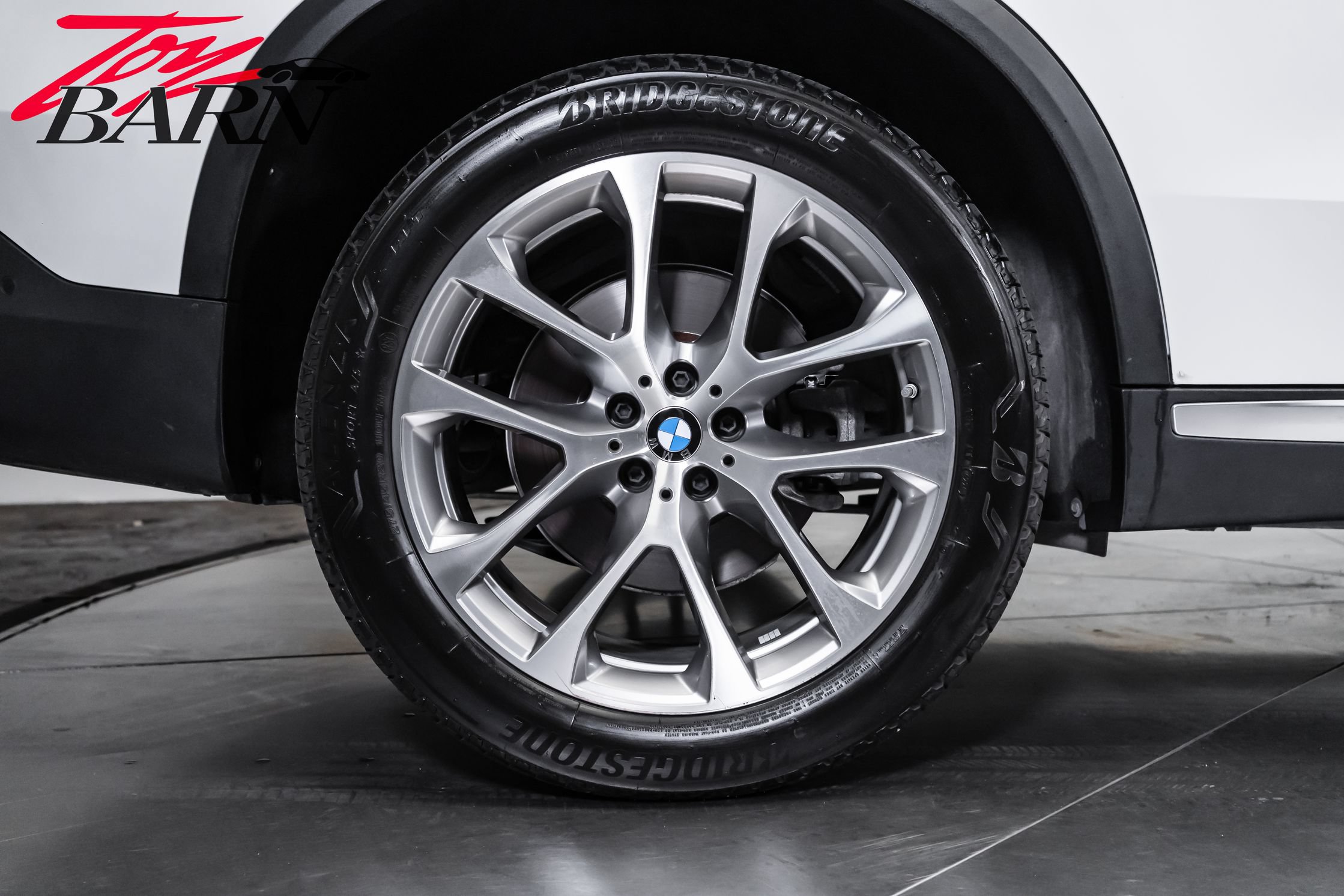 Used 2025 BMW X5 xDrive40i w/ Climate Comfort Package AWD/4WD image 14