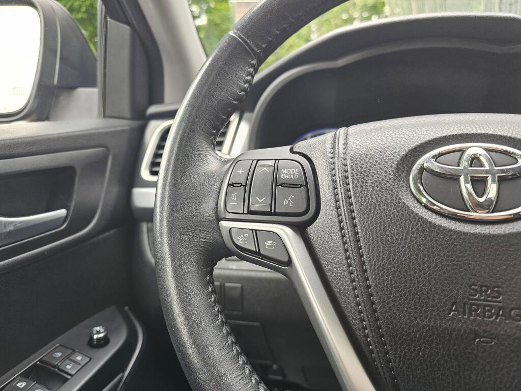 Used 2015 Toyota Highlander XLE AWD/4WD image 33