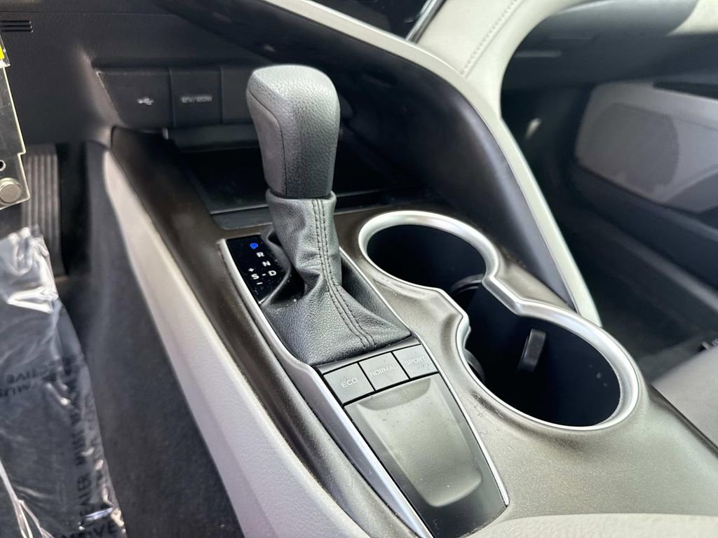 Used 2024 Toyota Camry LE image 25