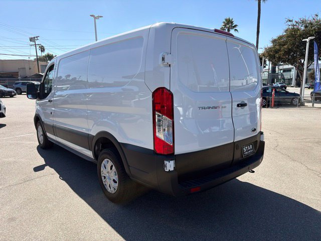 Used 2025 Ford Transit 150 Low Roof RWD image 5