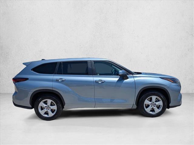 Certified 2024 Toyota Highlander LE FWD video 4