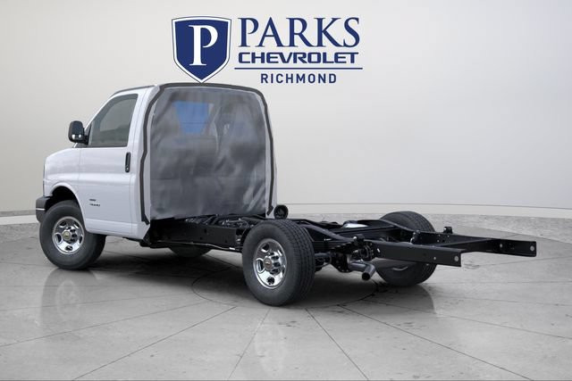 New 2025 Chevrolet Express 3500 w/ Power Convenience Package RWD image 4