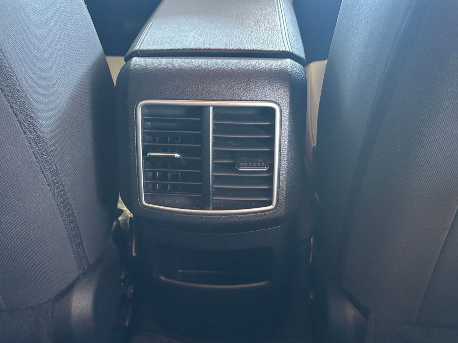 Used 2025 Kia Sportage LX image 28