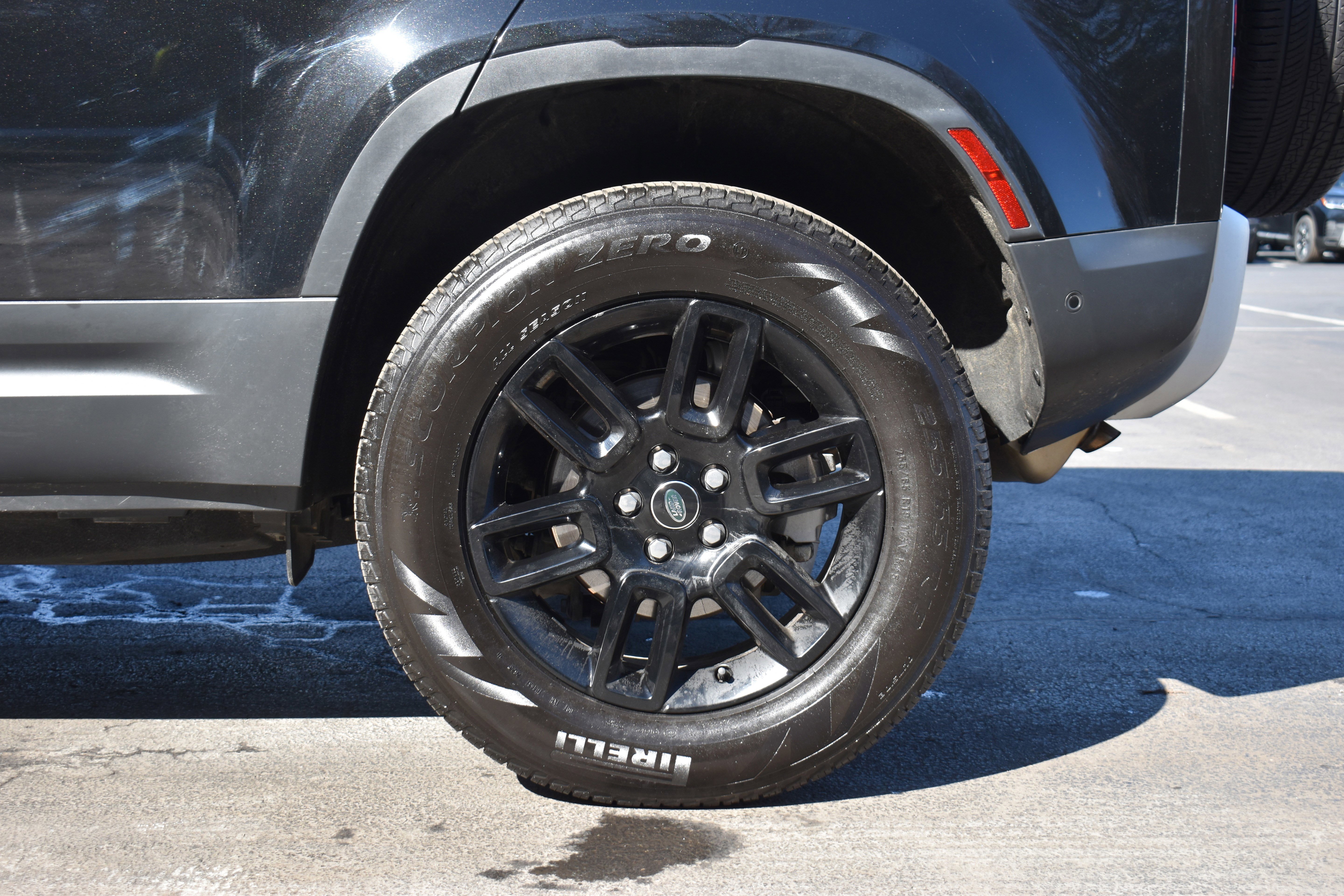 Used 2025 Land Rover Defender 110 S image 41