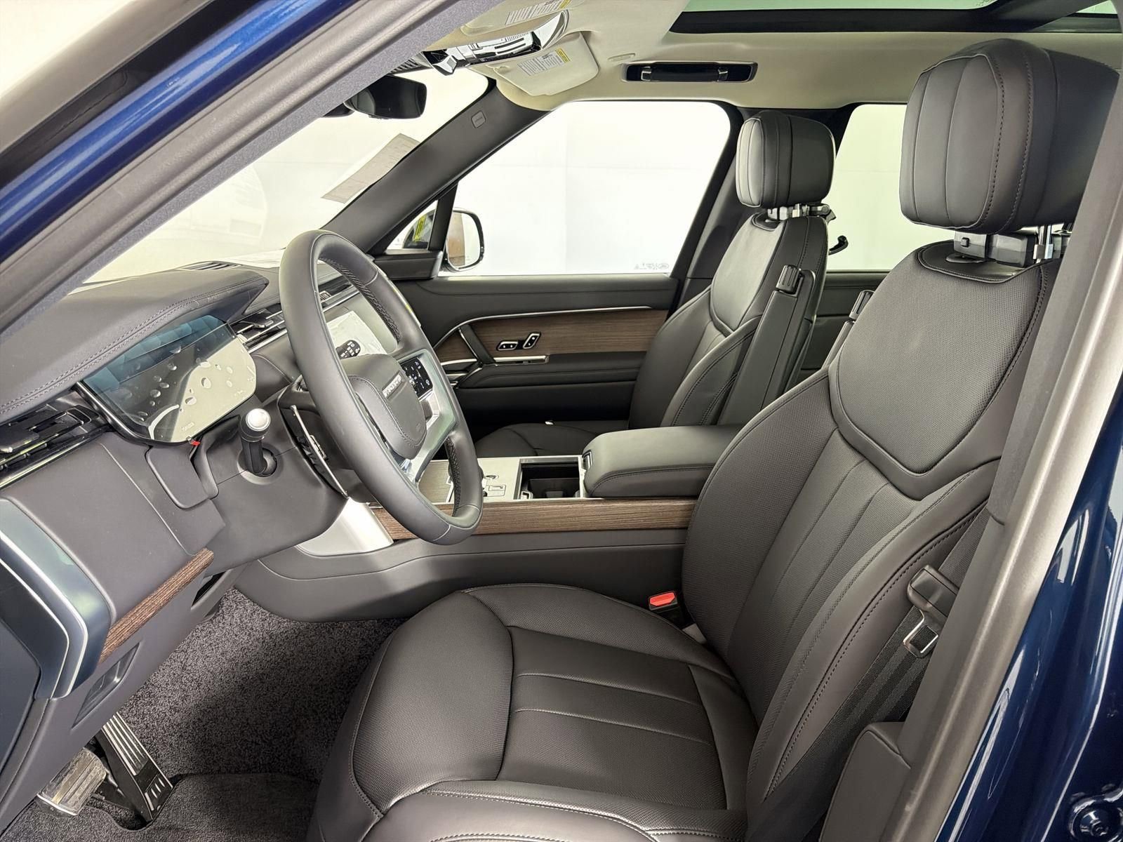 New 2026 Land Rover Range Rover Long Wheelbase SE image 23