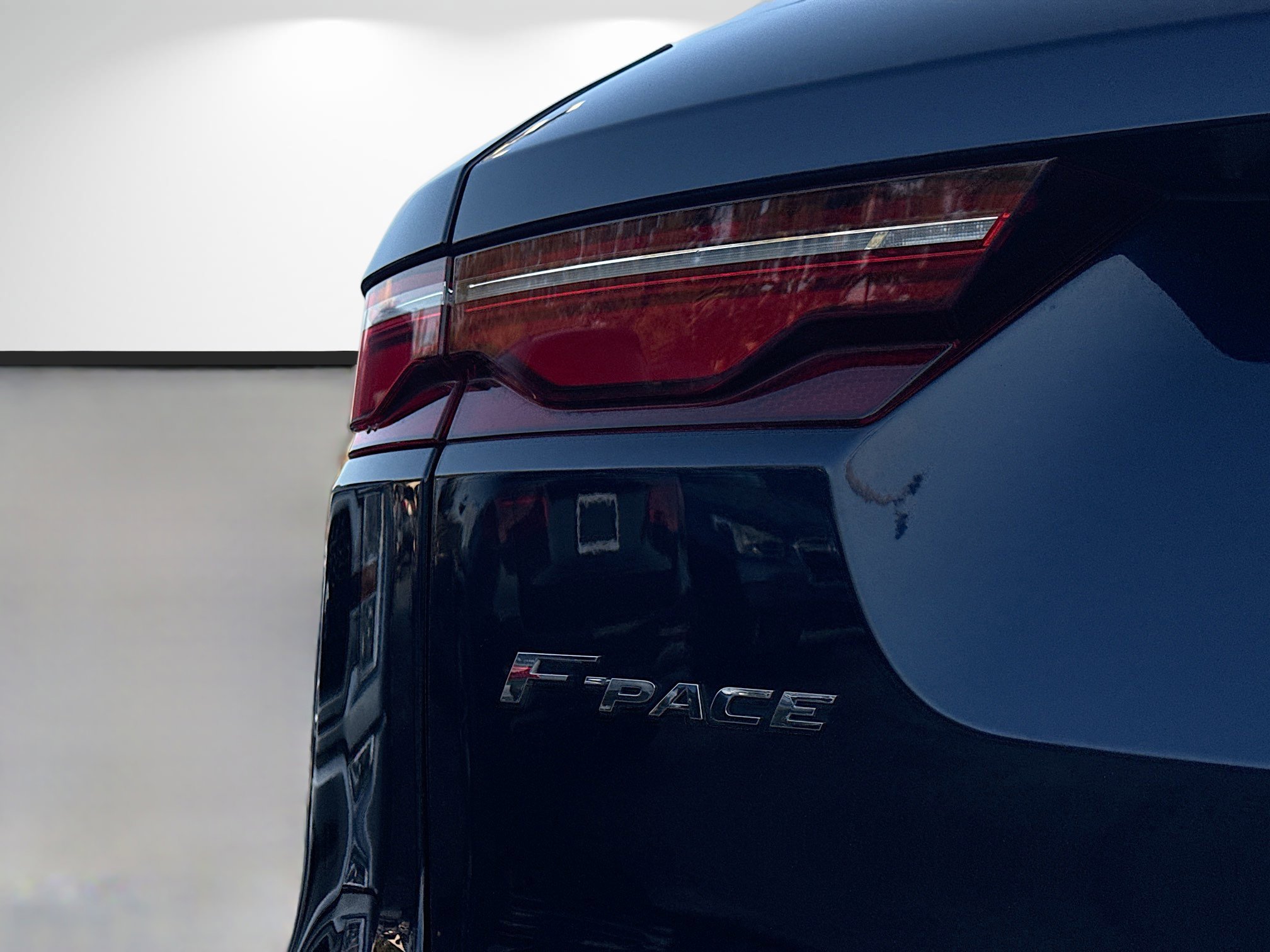 Used 2023 Jaguar F-PACE R-Dynamic S image 10