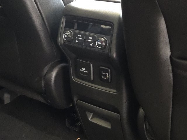 Used 2017 GMC Acadia Denali w/ Technology Package FWD image 9