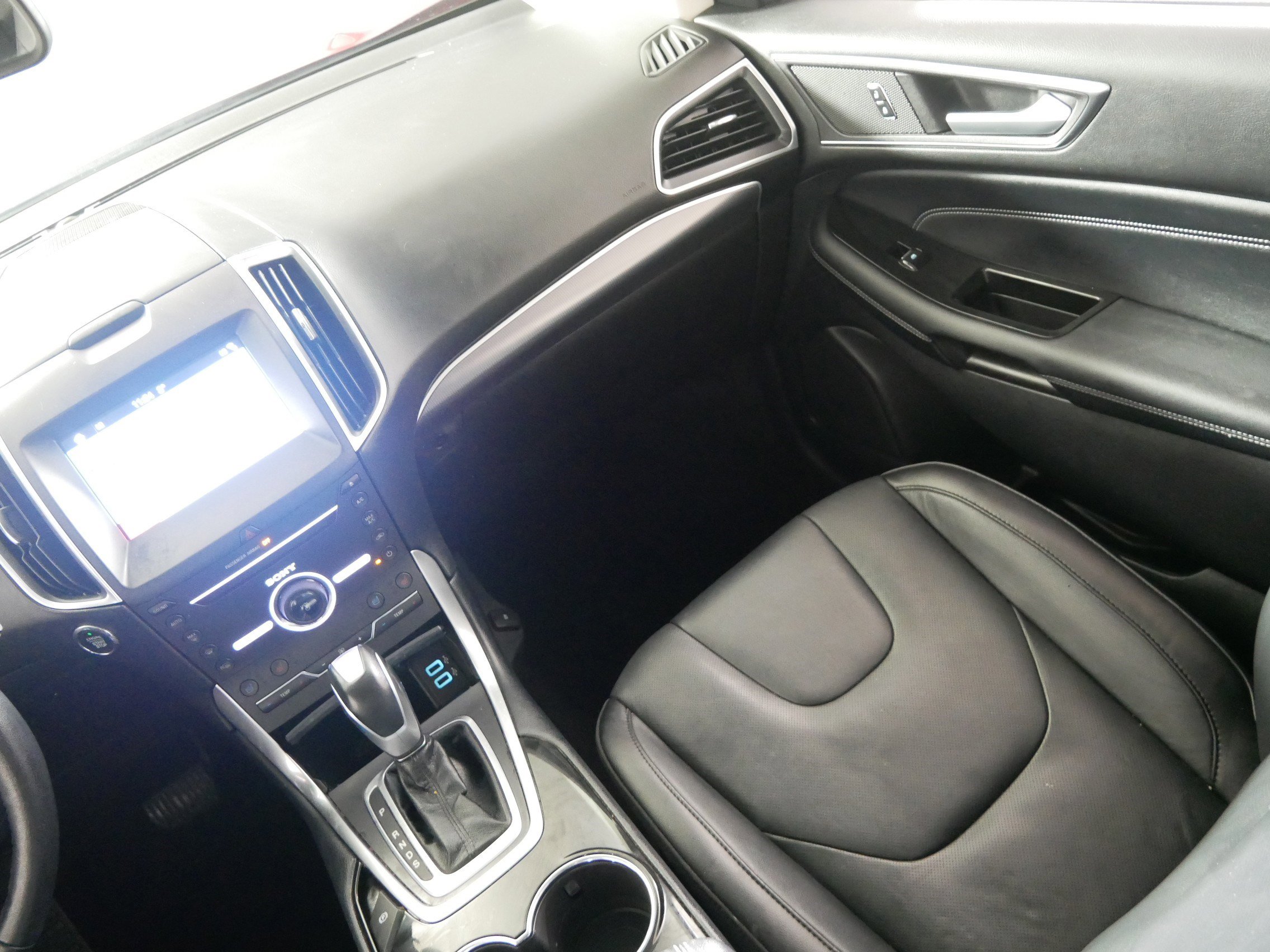 Used 2016 Ford Edge Titanium w/ Equipment Group 301A image 11