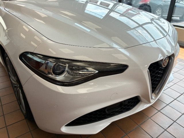 Used 2019 Alfa Romeo Giulia Ti w/ Quick Order Package 22Z Lusso RWD image 2