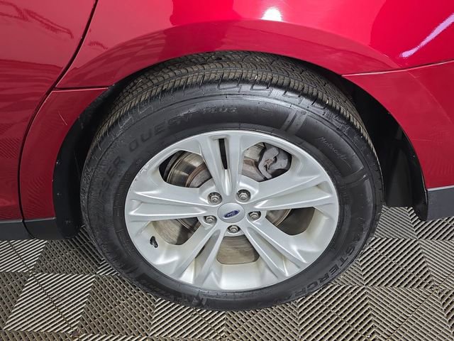 Used 2017 Ford Taurus SEL FWD image 16