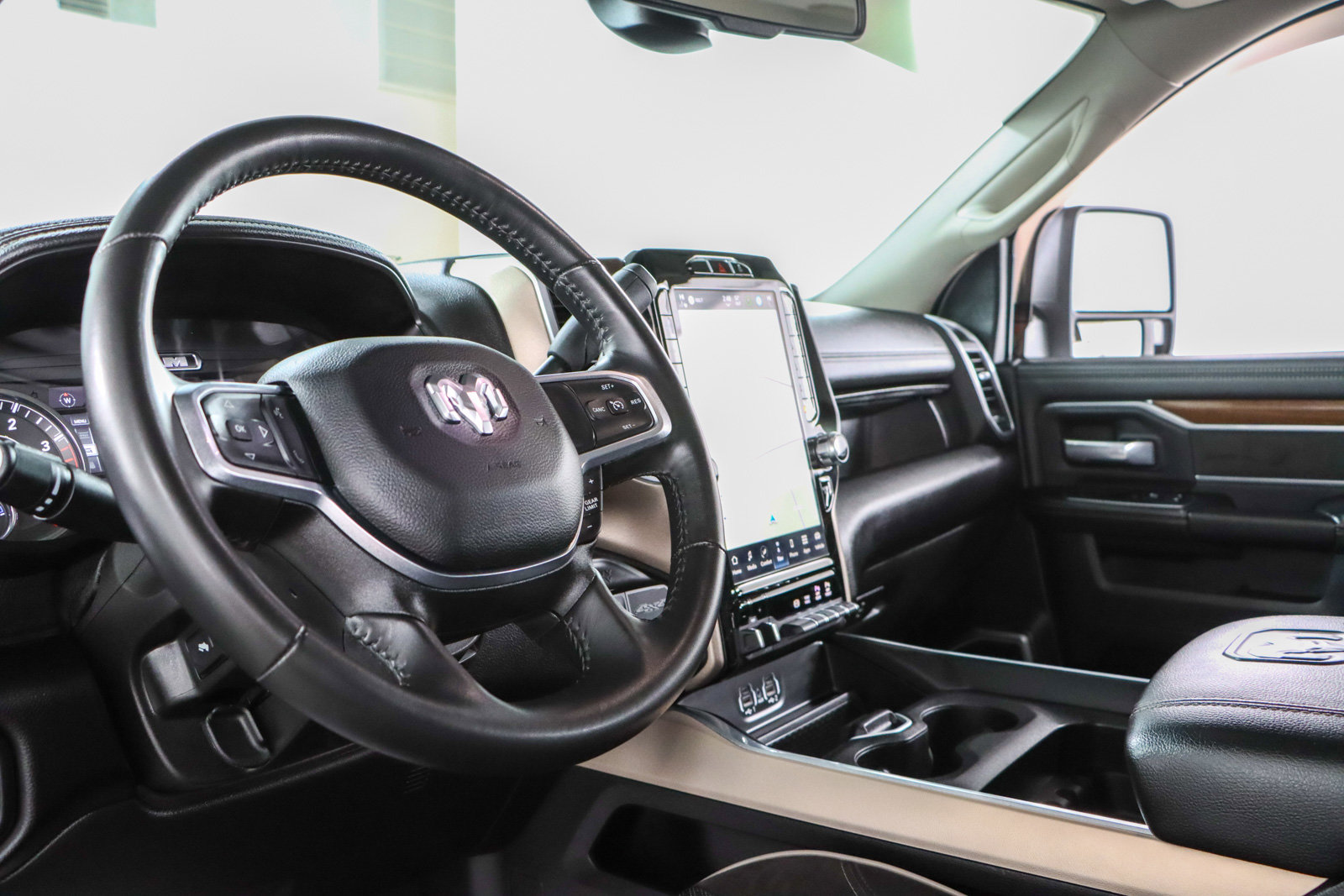 Used 2024 RAM 3500 Laramie w/ Bed Utility Group image 23