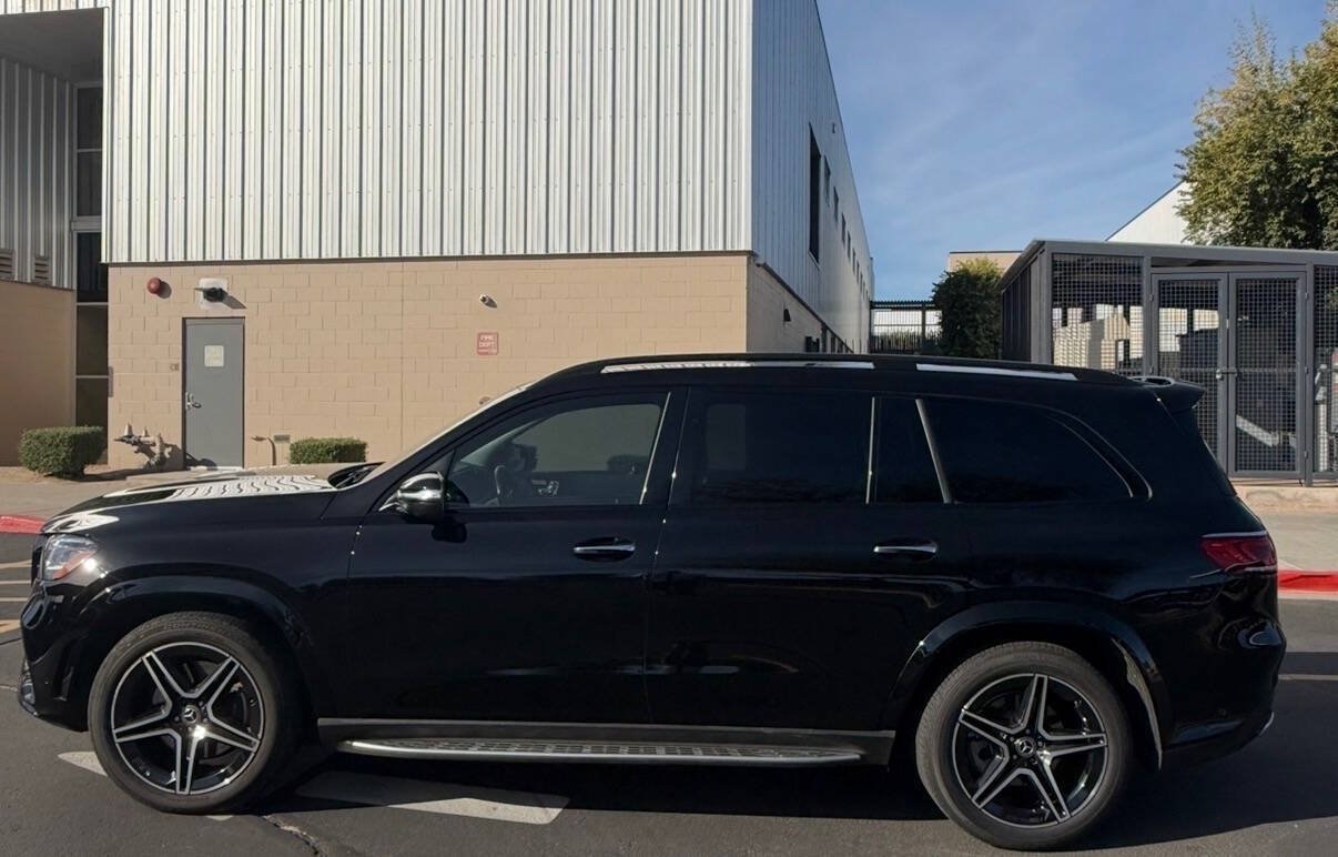Used 2023 Mercedes-Benz GLS 450 4MATIC image 2