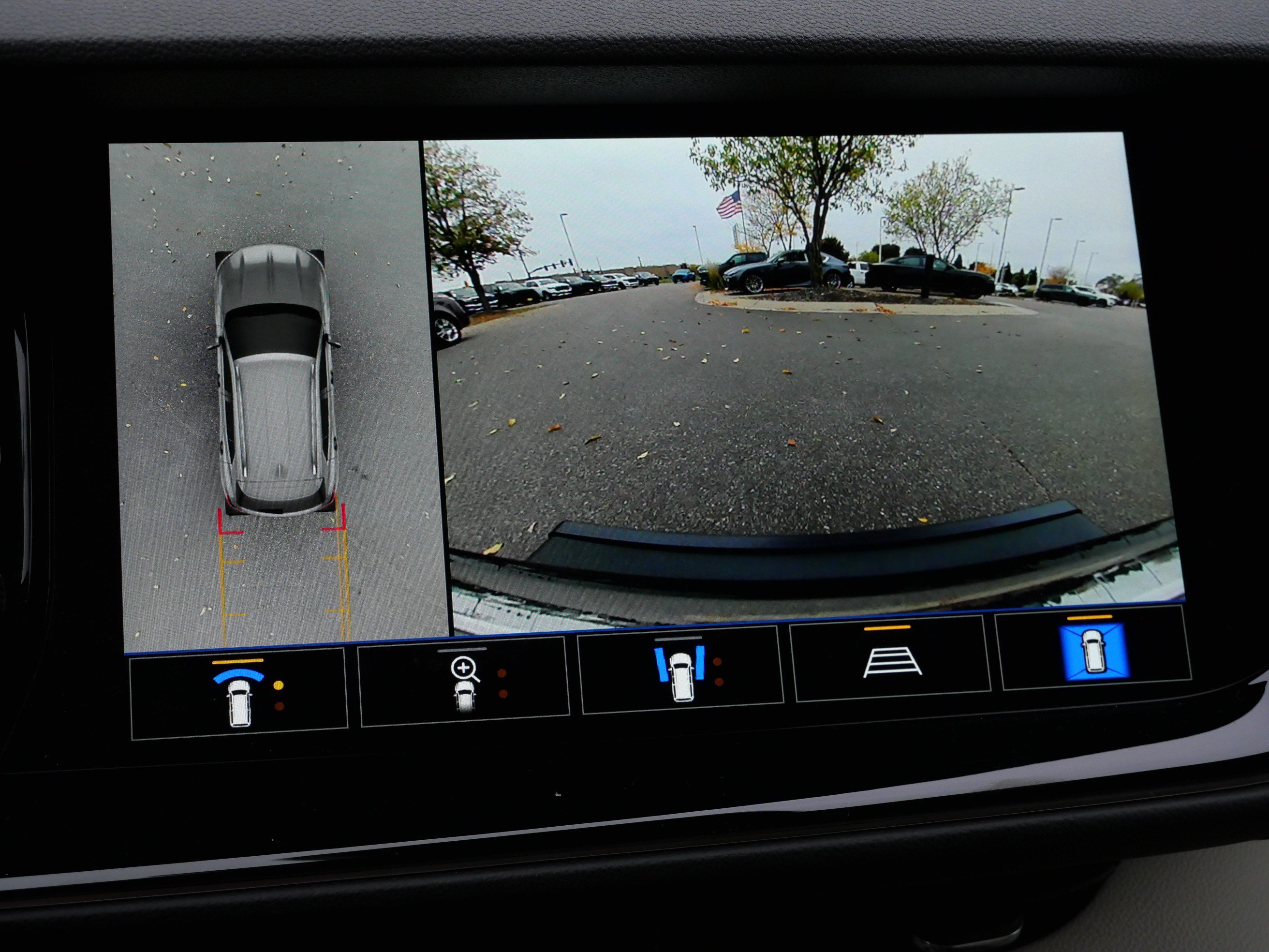 Used 2022 Buick Envision Avenir w/ Technology Package II AWD/4WD image 30