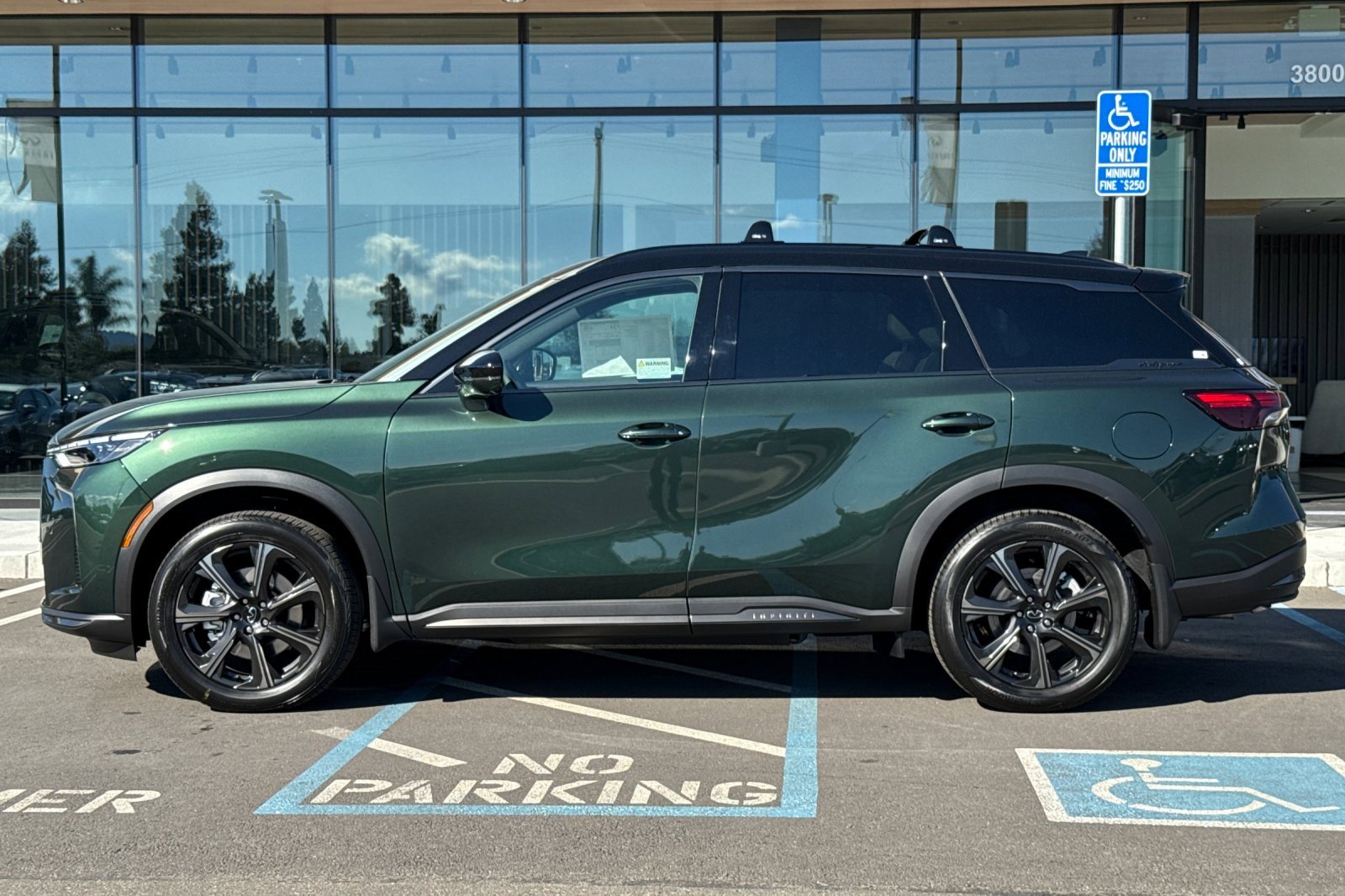 New 2026 INFINITI QX60 Autograph w/ Dark Cargo Package image 2