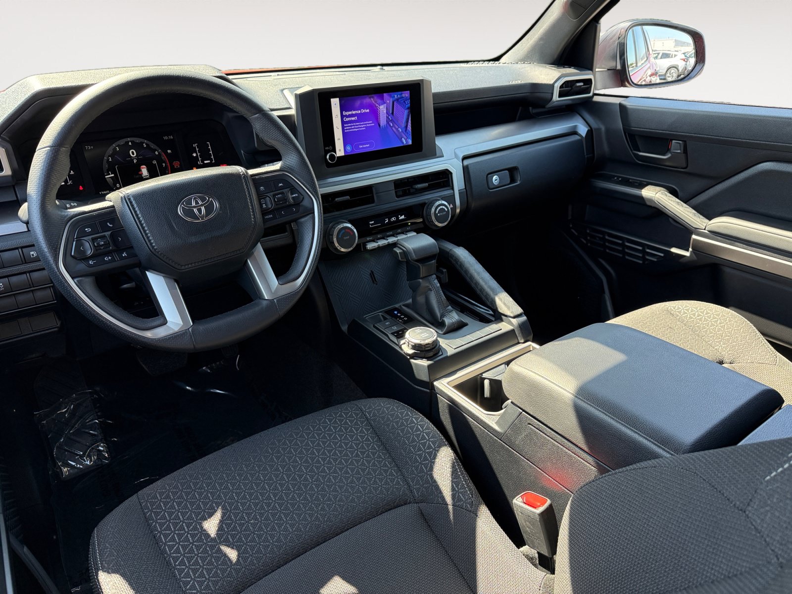 Used 2025 Toyota 4Runner SR5 AWD/4WD image 15