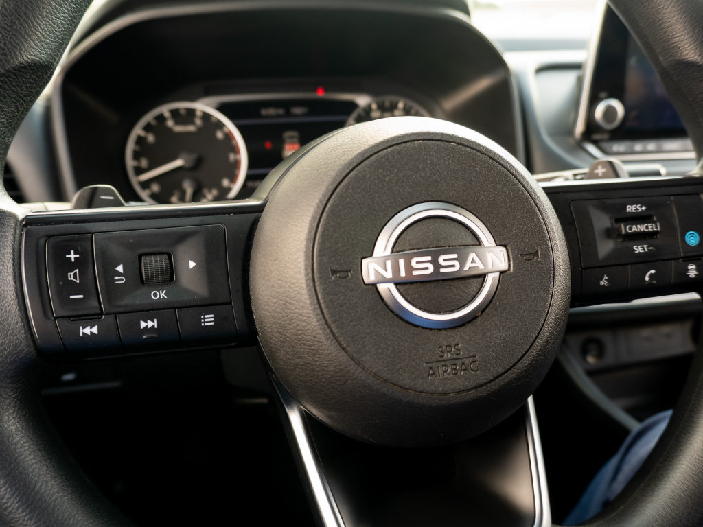 Used 2024 Nissan Rogue SV FWD image 29