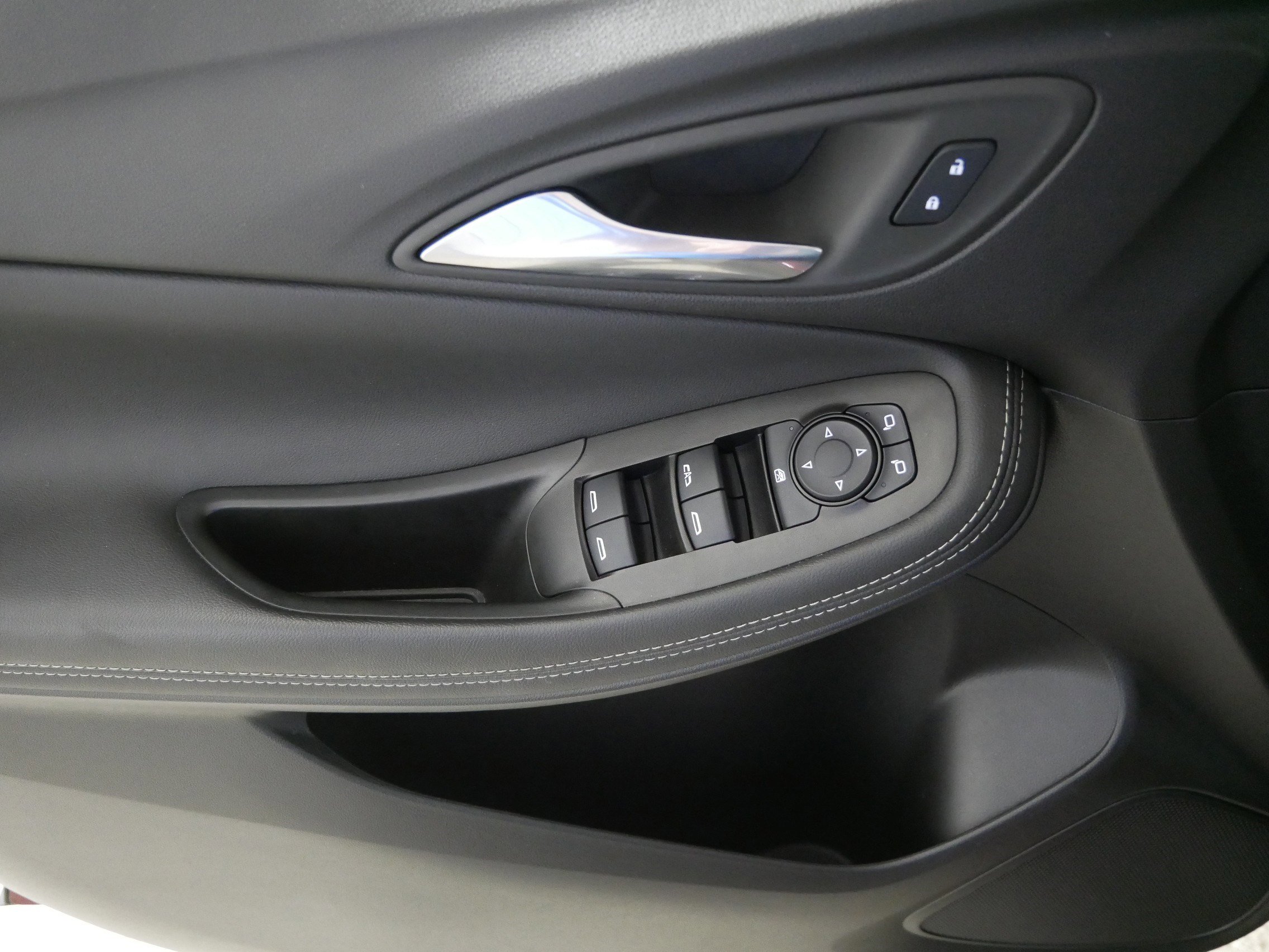 Used 2023 Buick Encore GX Preferred w/ Cold Weather Comfort Package image 19