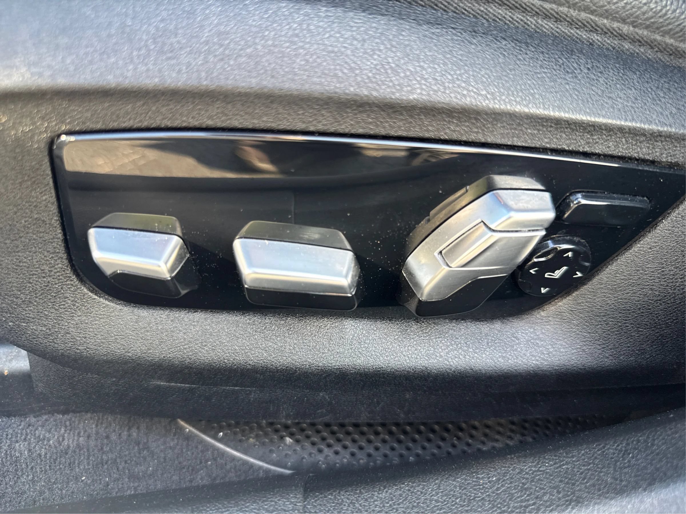 Used 2019 BMW 640i Gran Turismo xDrive w/ M Sport Package AWD/4WD image 22