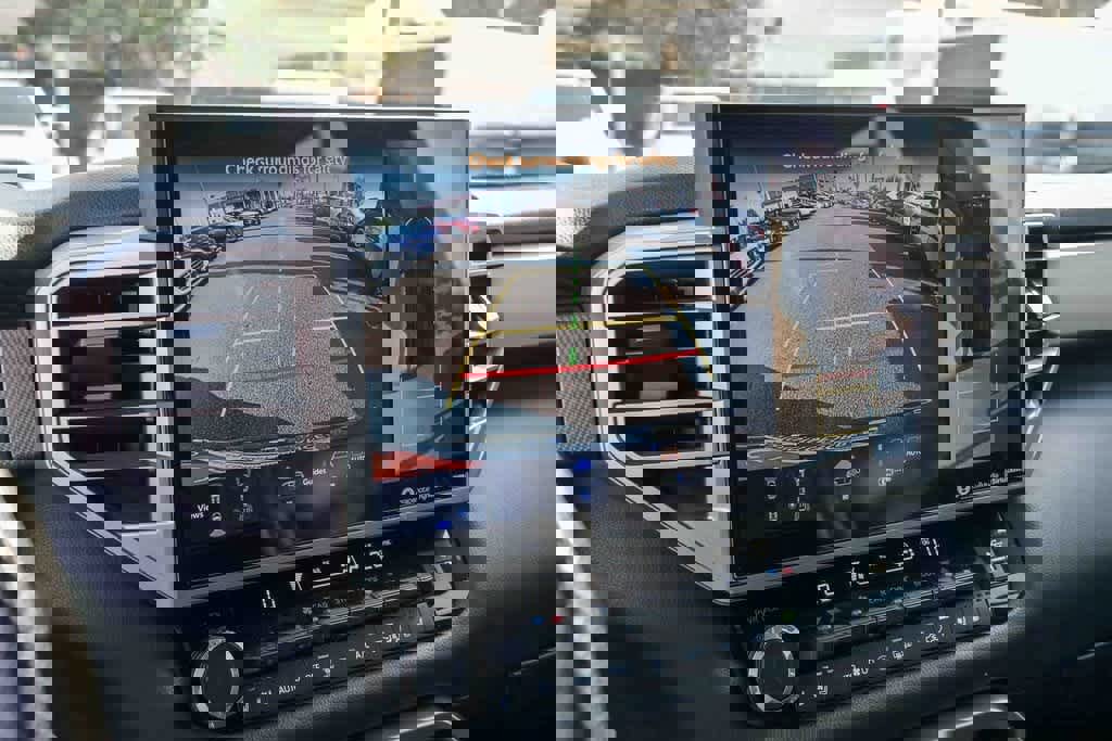 Used 2023 Toyota Sequoia Limited image 28